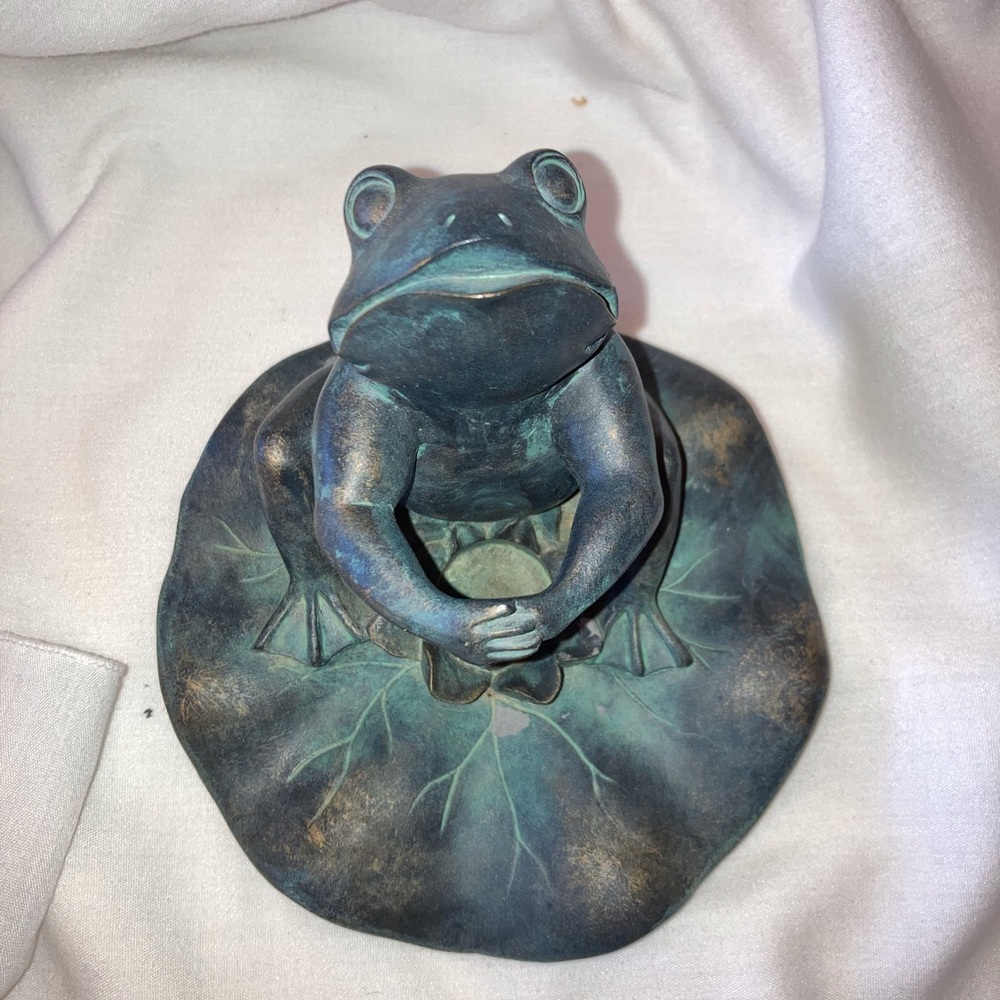 Frog on Lilypad candle holder.